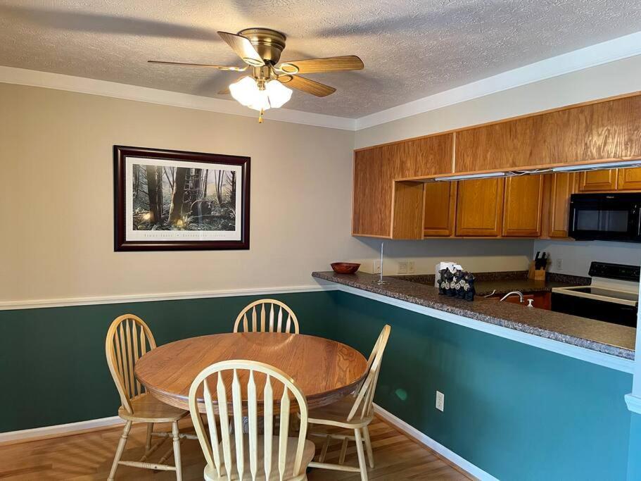 Relaxing Mountain Condo In Gatlinburg With City View ! Exterior foto